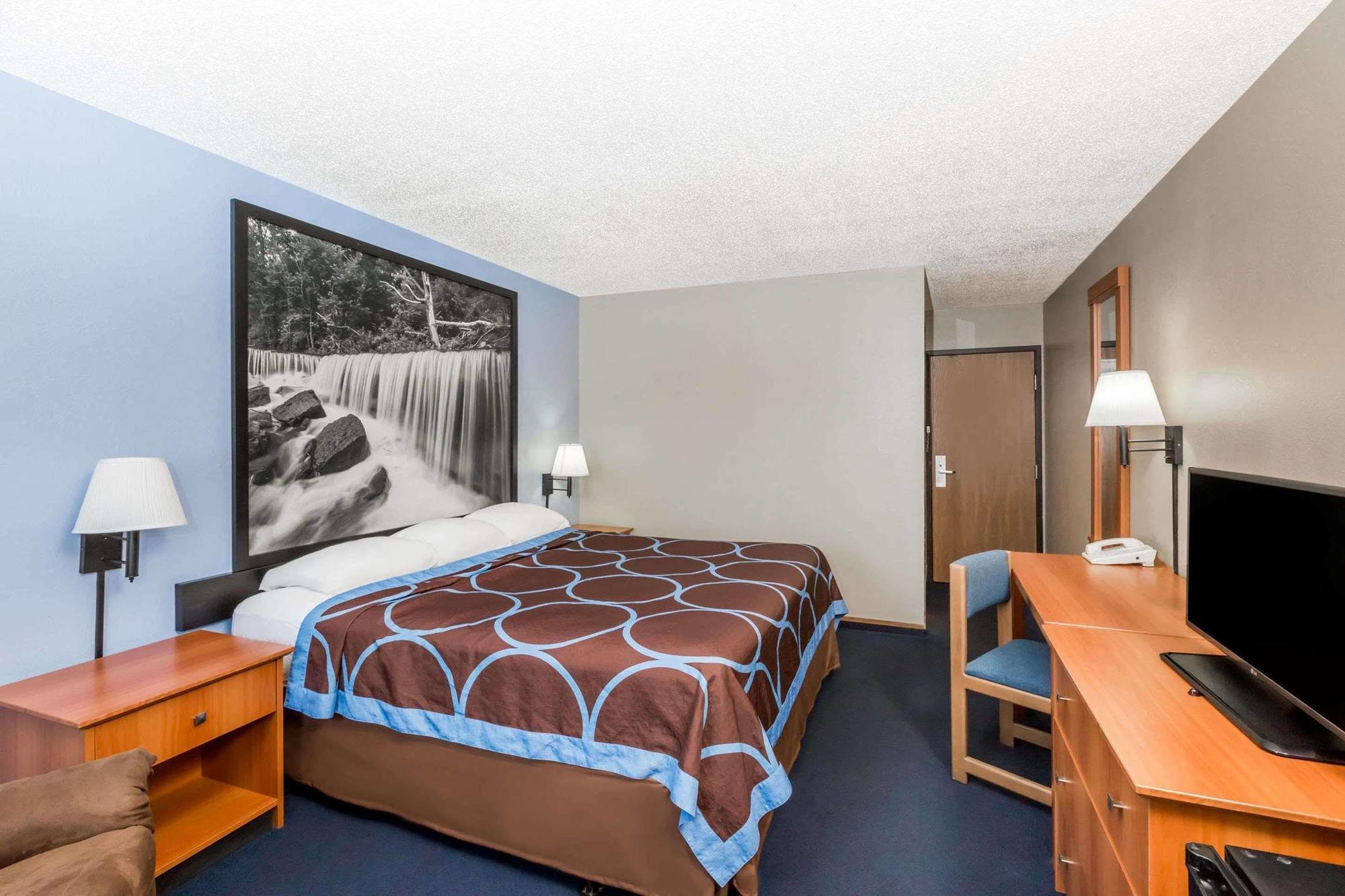 Super 8 by Wyndham Manhattan KS Bagian luar foto
